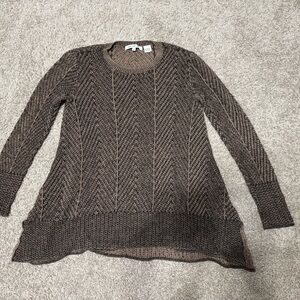 Eighty Eight Black and Tan Crew Neck Sweater with Textured Knit